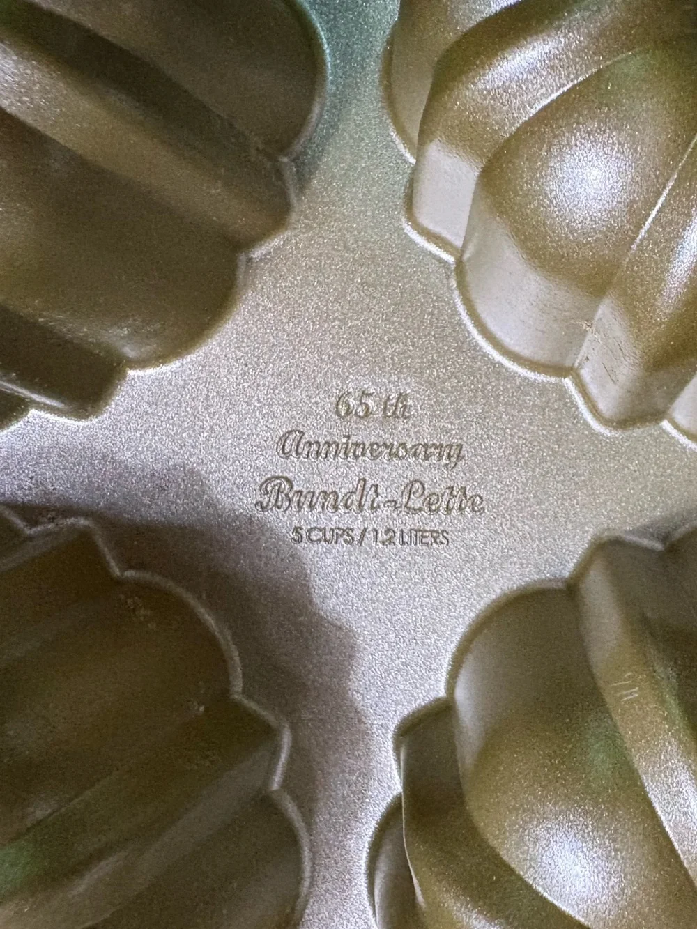 Nordic Ware Gold Anniversary 6-Cavity Mini Bundtlette Cake Pan Cast Aluminum